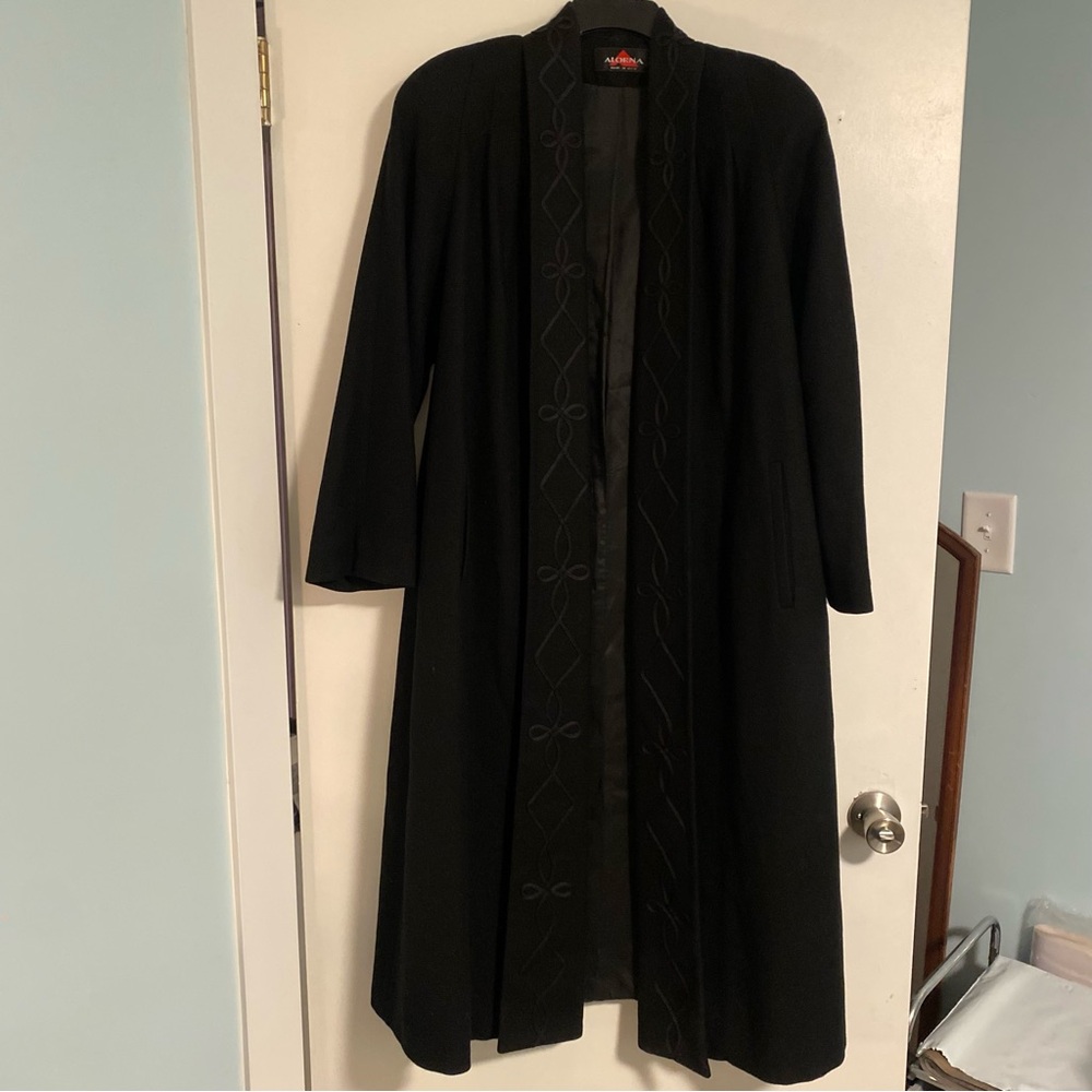 VTG Alorna Full-length Women's L Black Trench Coat 100% Wool Embroidery Goth